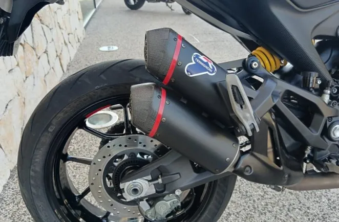 DUCATI Monster 937