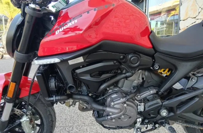 DUCATI Monster 937