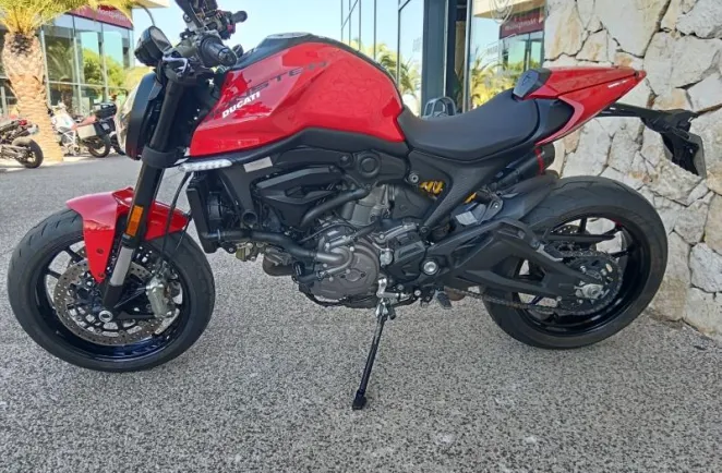 DUCATI Monster 937