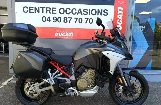 DUCATI Multistrada V4 S Travel & Radar 1ère main 4700 kms ! Ligne complète, Top case etc... gar