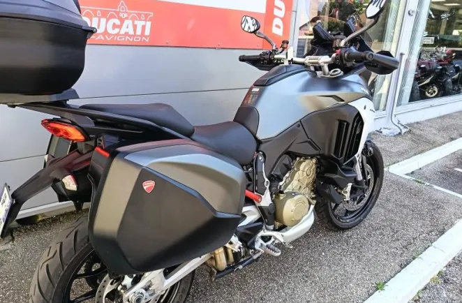 DUCATI Multistrada V4 S Travel & Radar 1ère main 4700 kms ! Ligne complète, Top case etc... gar