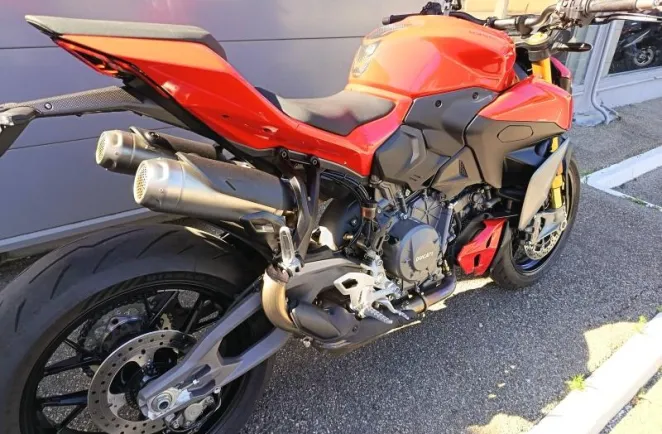 DUCATI Streetfighter V2 S 1ère main garantie 17/06/2027