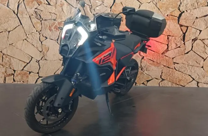 KTM SUPER ADVENTURE S .
