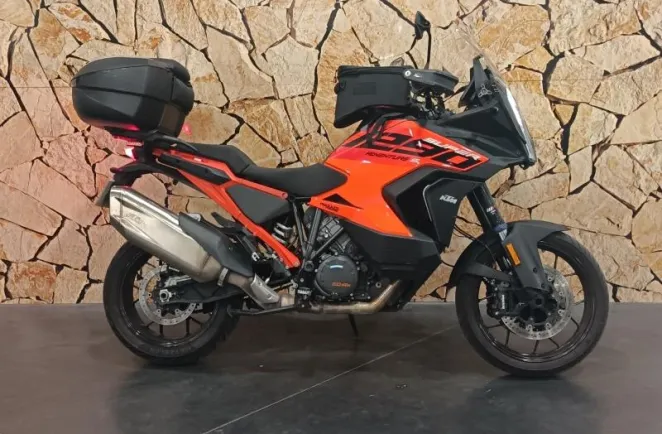 KTM SUPER ADVENTURE S .