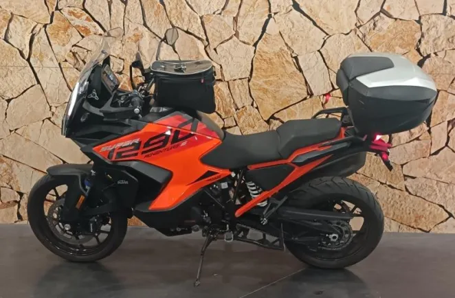 KTM SUPER ADVENTURE S .