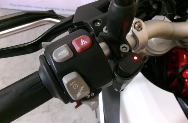 BMW F 800 GS A2 + AKRAPOVIC + TOP CASE + ESA