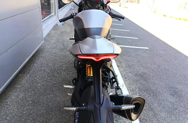 TRIUMPH Speed Triple 1200 RR BREITLING 1ERE MAIN GTIE 21/06/2028