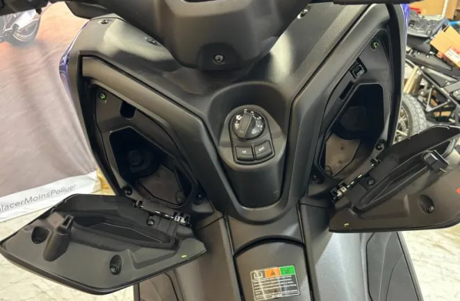 YAMAHA X-Max 125 2025