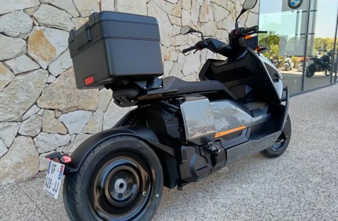 BMW CE04 15kw 20cv finition pro + top case