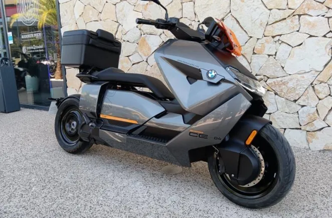 BMW CE04 15kw 20cv finition pro + top case