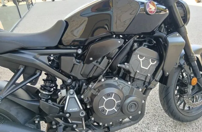 HONDA 1000 R+ 2023 Black edition