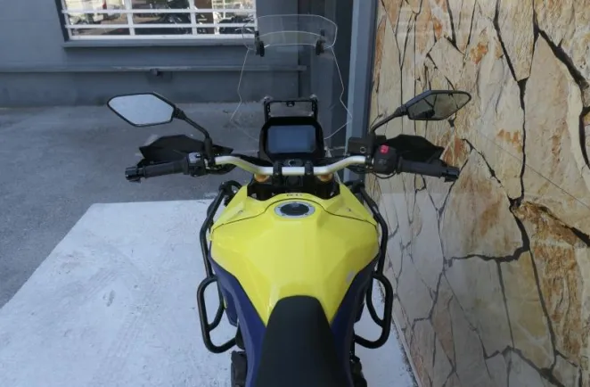 SUZUKI 800 DE + Options