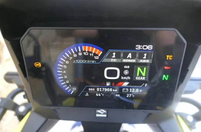SUZUKI 800 DE + Options