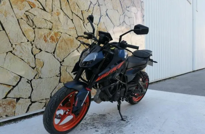 KTM 125 + Silencieux Akrapovic + Options