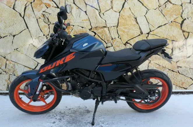 KTM 125 + Silencieux Akrapovic + Options