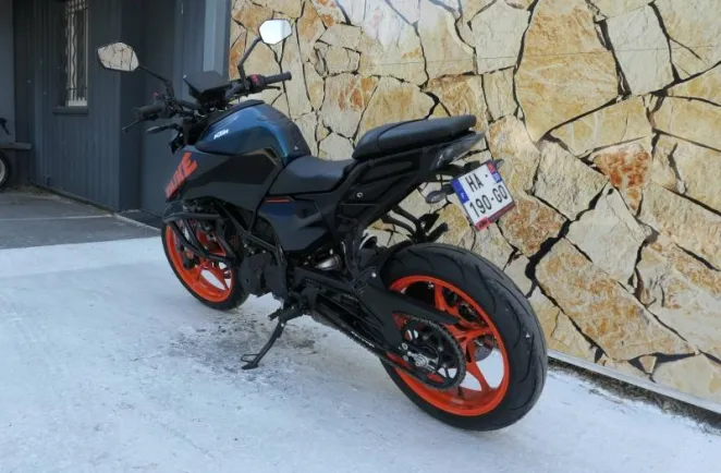 KTM 125 + Silencieux Akrapovic + Options
