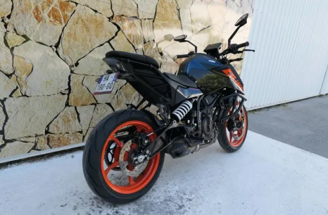 KTM 125 + Silencieux Akrapovic + Options