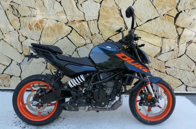 KTM 125 + Silencieux Akrapovic + Options