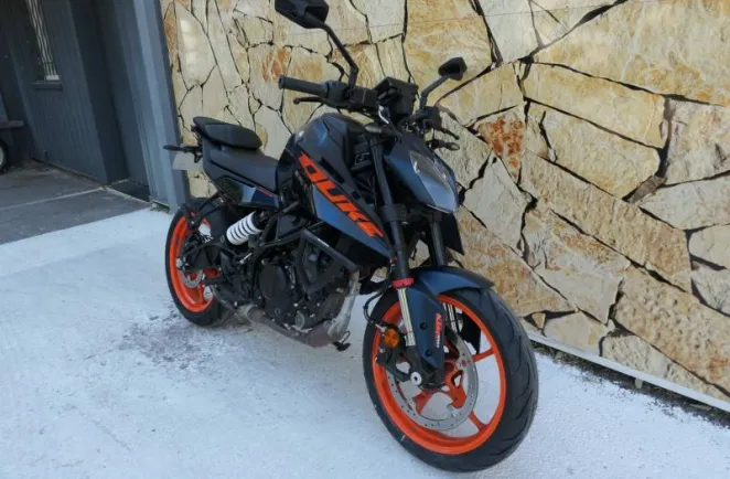 KTM 125 + Silencieux Akrapovic + Options