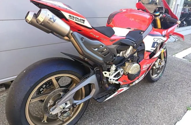 DUCATI Panigale V4 S mod 2025 1ère main- ligne complète