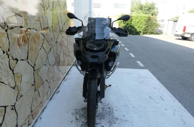 BMW 850 GS Adventure A2 Style Triple Black Finition Pro + Options