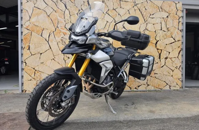 TRIUMPH 900 Rally Pro