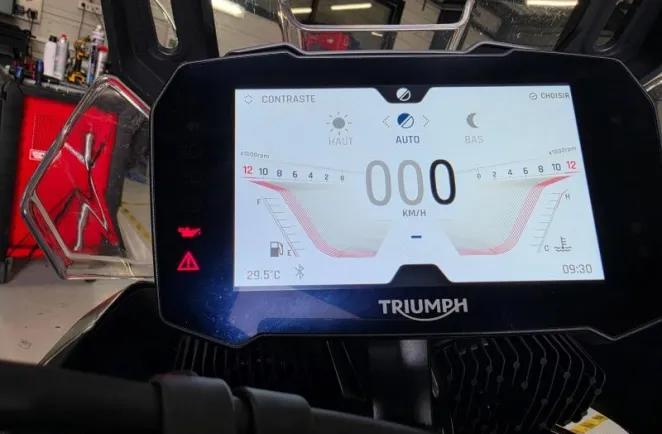 TRIUMPH 900 Rally Pro