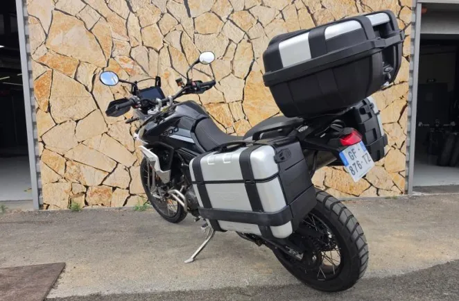 TRIUMPH 900 Rally Pro
