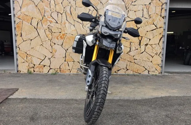 TRIUMPH 900 Rally Pro