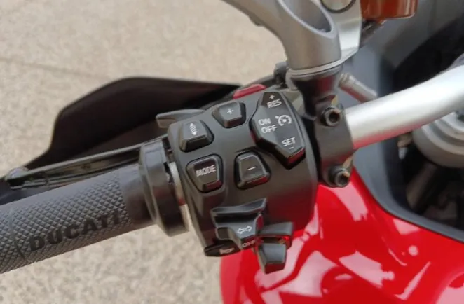 DUCATI V4 S 1160 Essential + options
