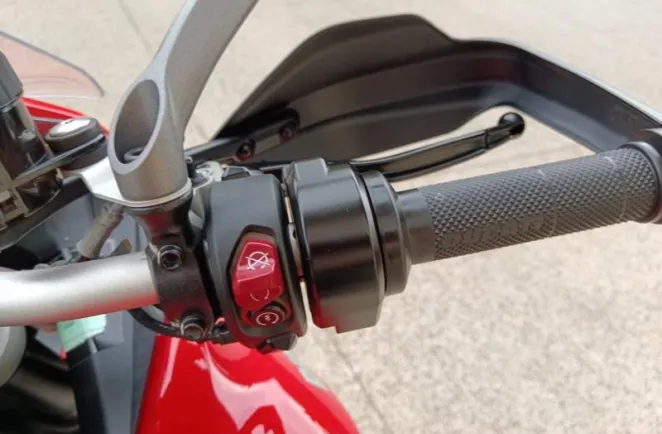DUCATI V4 S 1160 Essential + options