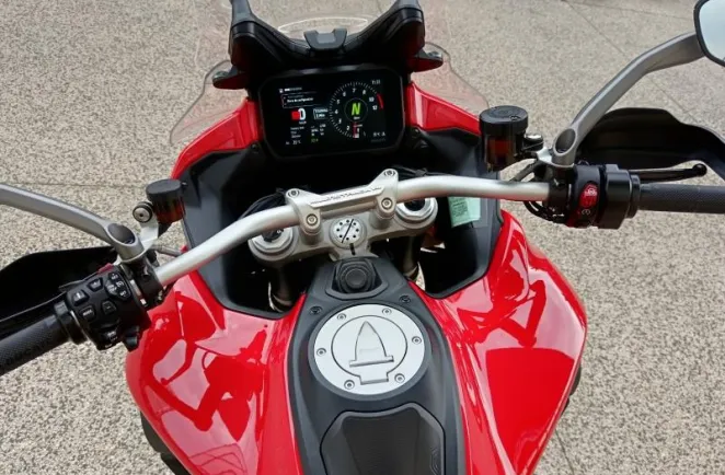 DUCATI V4 S 1160 Essential + options