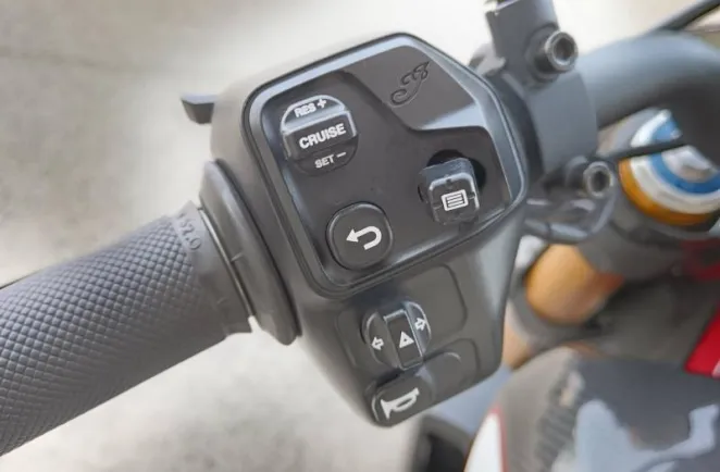 INDIAN 1200 Carbon 2020 Akrapovic