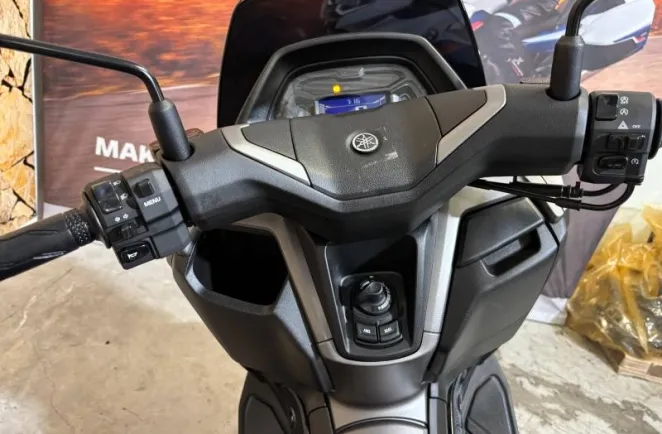 YAMAHA NMAX 125