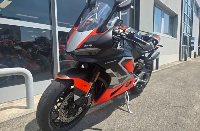 DUCATI V2 AUDI F1 Edition R26