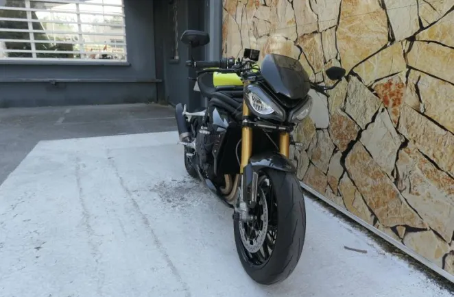 TRIUMPH 1200 RX Limited Edition + Options Carbone