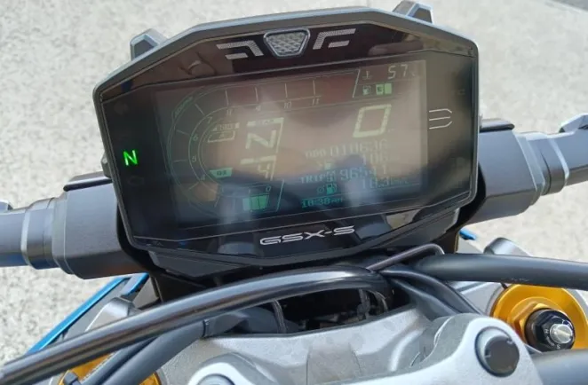 SUZUKI 1000 2023