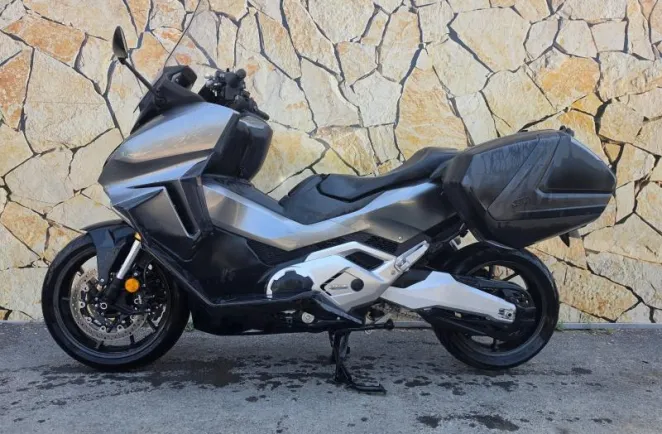 HONDA 750 2024
