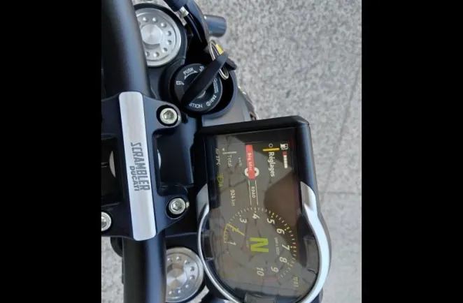 DUCATI 800 Nightshift