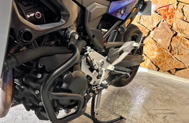 BMW F 900 R