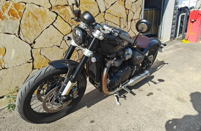 TRIUMPH Bobber 1200 TFC n°146/750
