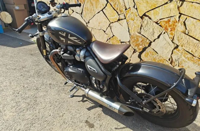 TRIUMPH Bobber 1200 TFC n°146/750