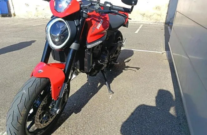 DUCATI Monster+ 1ère main garantie 12 mois