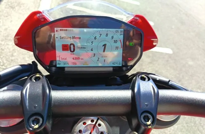 DUCATI Monster+ 1ère main garantie 12 mois