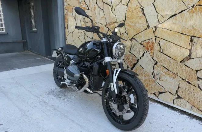 BMW 12 + Contrat Entretien 3 ans + Extension de Garantie R12