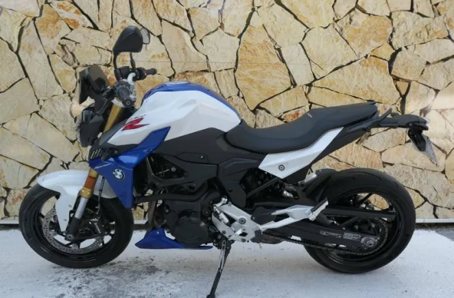 BMW 900 R 105 ch Style Sport + Shifter Pro
