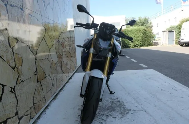 BMW 900 R 105 ch Style Sport + Shifter Pro