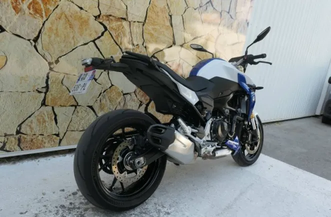 BMW 900 R 105 ch Style Sport + Shifter Pro