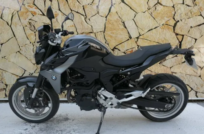 BMW 900 R A2 + Shifter