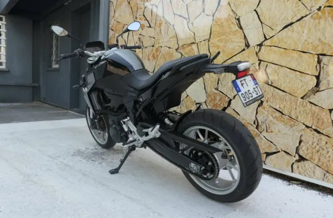 BMW 900 R A2 + Shifter